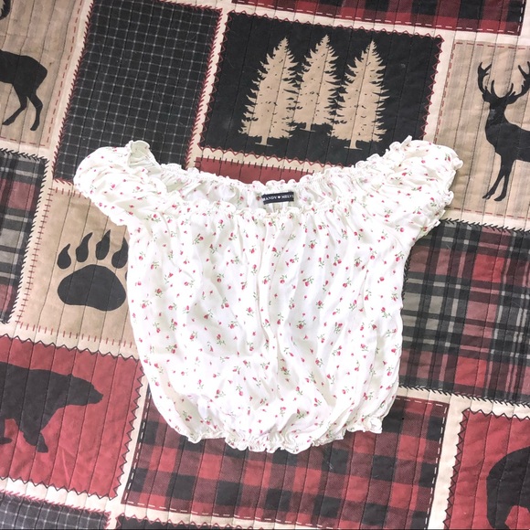 Brandy Melville floral top! - Picture 1 of 1